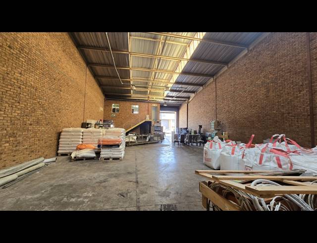 350M² WAREHOUSE TO LET IN MEADOWDALE